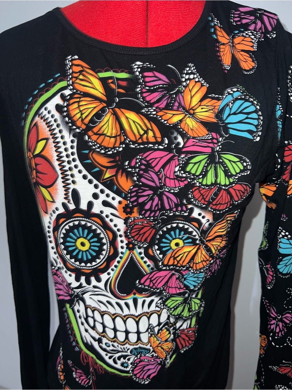 !Ay Guey! Women’s Black Long-Sleeve Sugar Skull Butterfly Print Top size medium - Picture 3 of 7